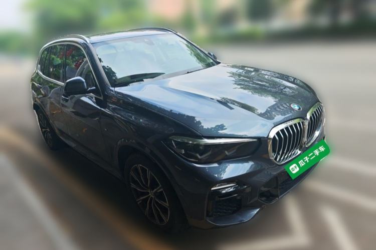 Used BMW X5 2021 xDrive30i M Sport Package Front Right 45 Deg