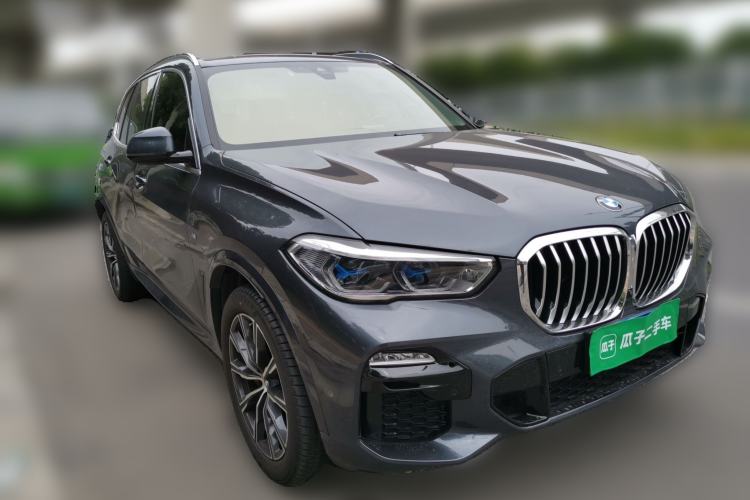 Used BMW X5 2021 xDrive40i M Sport Package Front Right 45 Deg