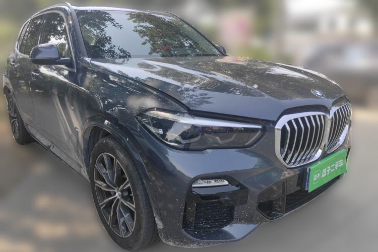 Used BMW X5 2021 xDrive30i M Sport Package Front Right 45 Deg
