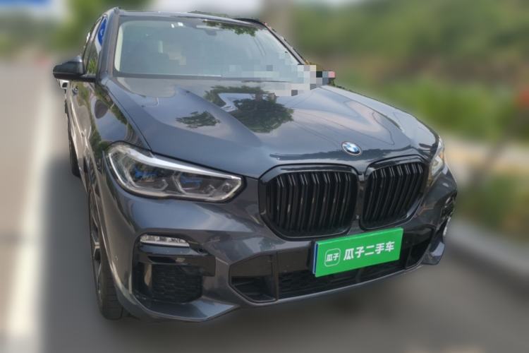 Used BMW X5 2021 xDrive40i Luxury Model with M Sport Package Front Right 45 Deg