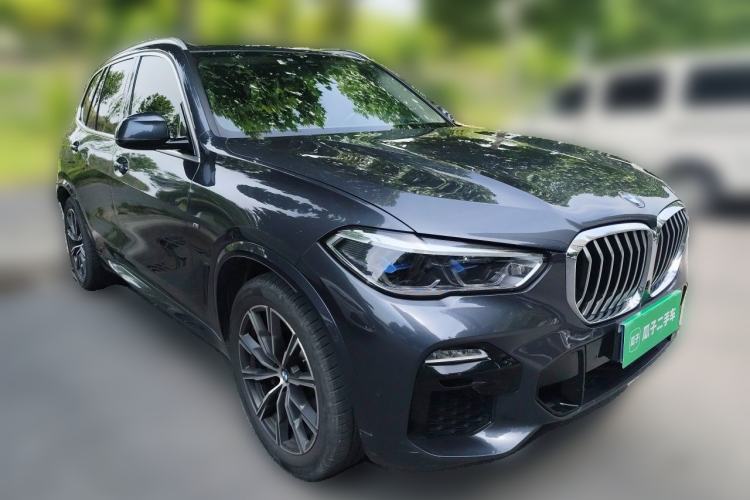Used BMW X5 2021 xDrive30i M Sport Package Front Right 45 Deg