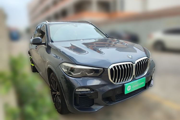 Used BMW X5 2021 xDrive30i M Sport Package Front Right 45 Deg
