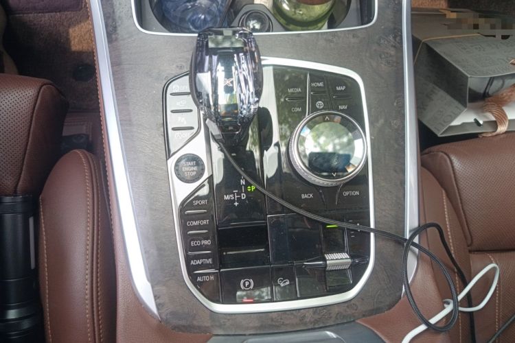 Used BMW X5 2021 xDrive40i Luxury Model with M Sport Package Gear Lever