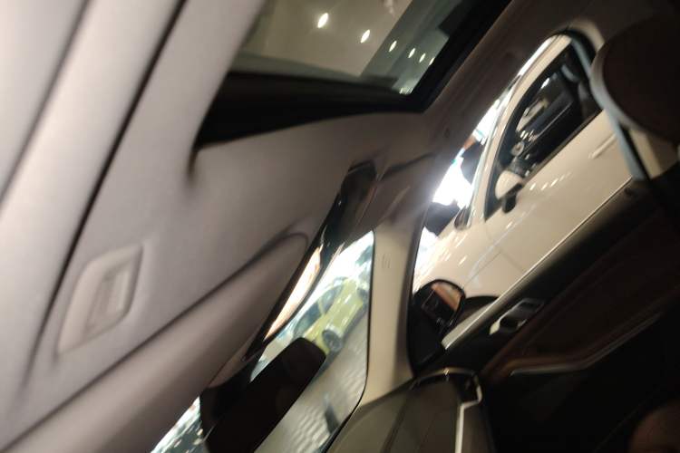 Used BMW X5 2021 Restyled xDrive40i M Sport Package Headliner