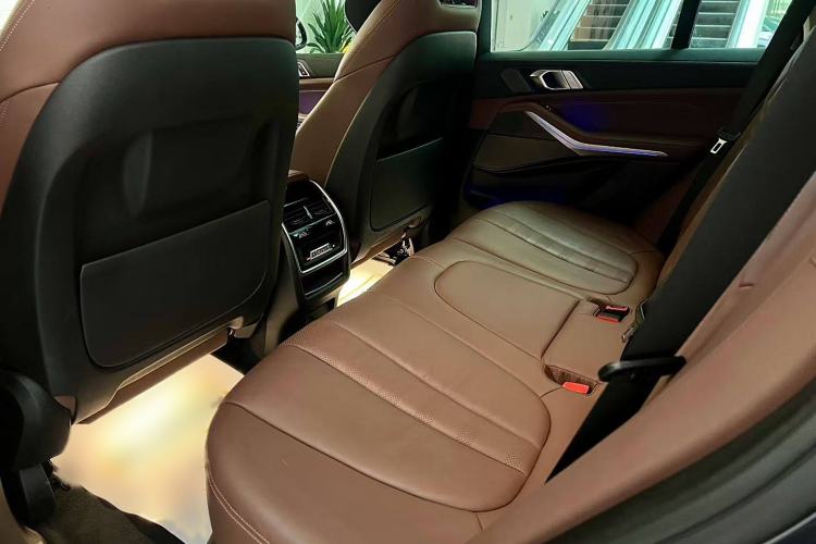 Used BMW X5 2021 xDrive40i M Sport Package Interior 4