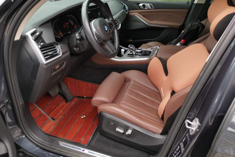 Used BMW X5 2021 xDrive40i M Sport Package Left Front Seat