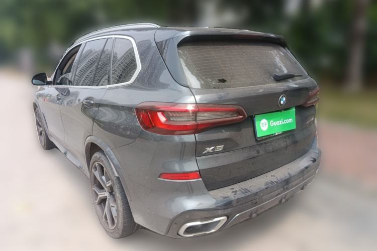 Used BMW X5 2021 xDrive40i Luxury Model with M Sport Package Rear Left 45 Deg