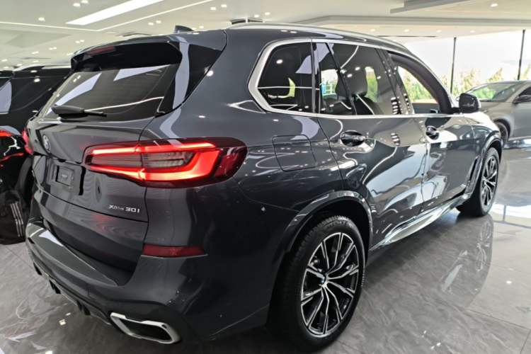 Used BMW X5 2021 Restyled xDrive30i M Sport Package Rear Right 45 Deg