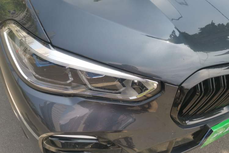 Used BMW X5 2021 xDrive40i Luxury Model with M Sport Package Right Front Headlight