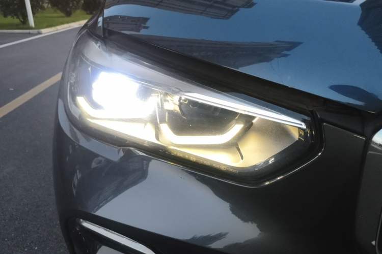 Used BMW X5 2021 xDrive30i M Sport Package Right Front Headlight
