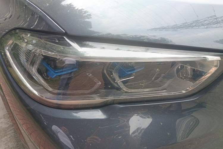 Used BMW X5 2021 xDrive40i Luxury Model with M Sport Package Right Front Headlight