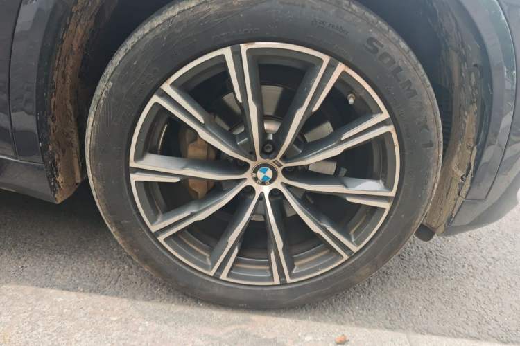 Used BMW X5 2021 xDrive30i M Sport Package Right Front Wheel Hub