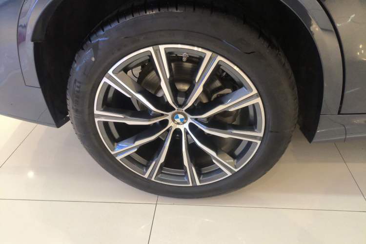 Used BMW X5 2021 xDrive30i M Sport Package Right Rear Wheel Hub