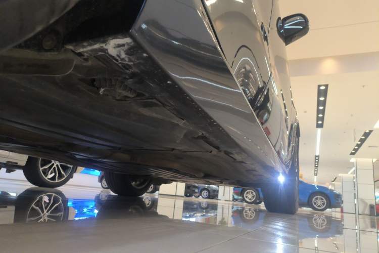 Used BMW X5 2021 xDrive30i M Sport Package Right Side Sill