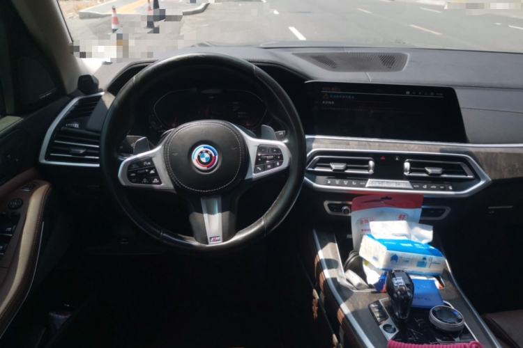 Used BMW X5 2021 xDrive40i Luxury Model with M Sport Package Steering Wheel