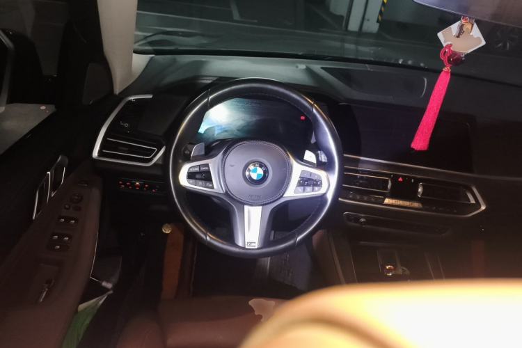 Used BMW X5 2021 xDrive40i M Sport Package Steering Wheel