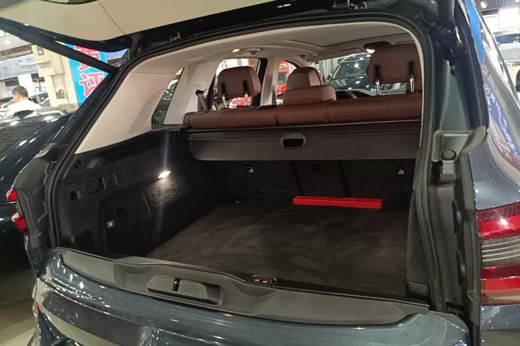 Used BMW X5 2021 xDrive40i Luxury Model with M Sport Package Trunk