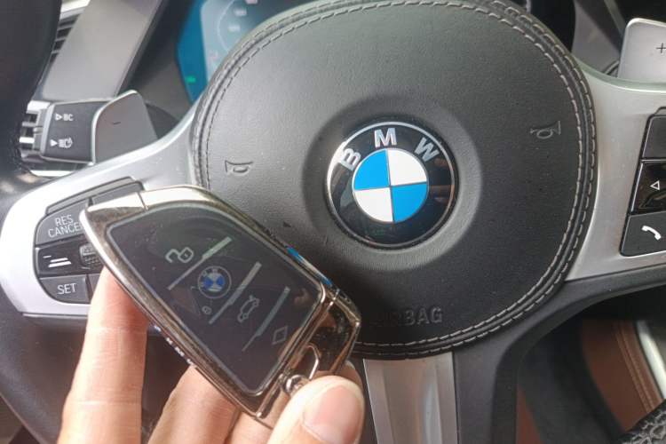 Used BMW X5 2021 xDrive40i Luxury Model with M Sport Package Vehicle Key