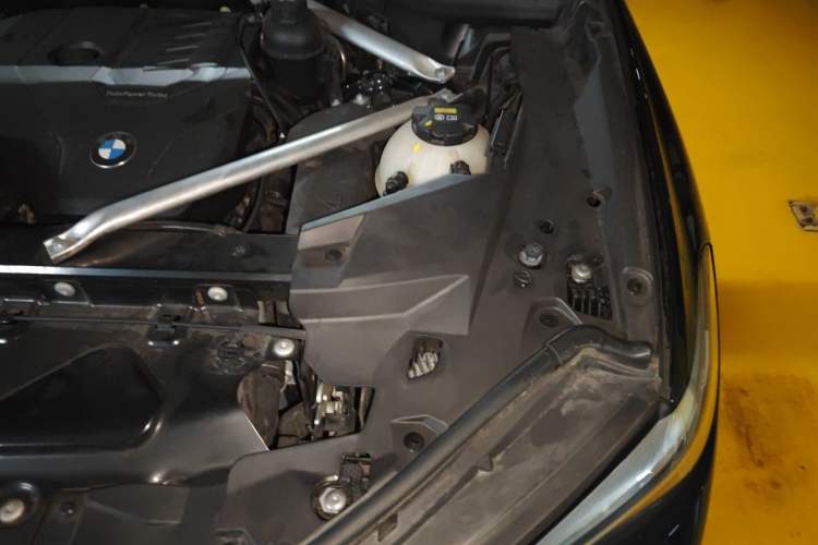 Used BMW X5 2021 xDrive30i M Sport Package Engine Bay Left