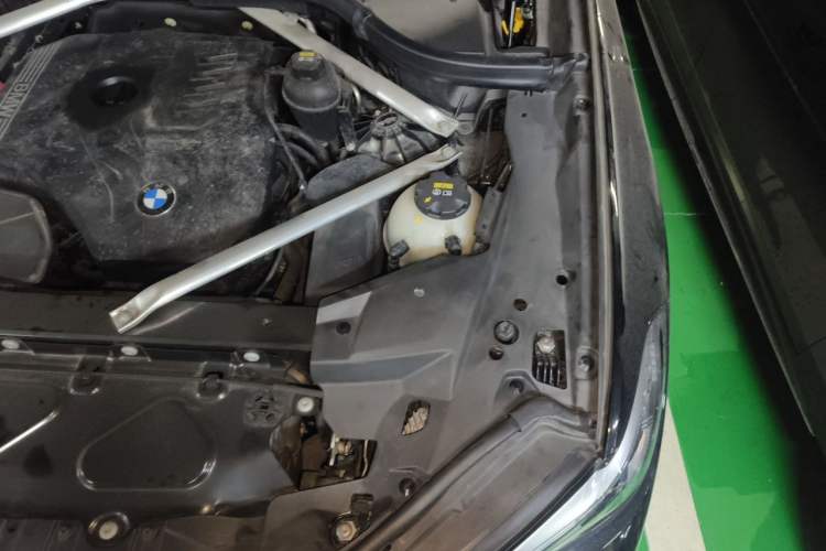 Used BMW X5 2021 xDrive30i M Sport Package Engine Bay Left