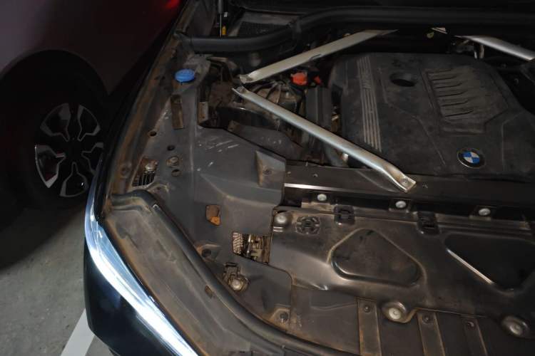 Used BMW X5 2021 Restyled xDrive40i Luxury Version M Sport Package Engine Bay Right