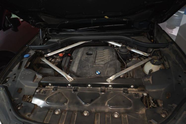 Used BMW X5 2021 Restyled xDrive40i Luxury Version M Sport Package Engine Bay
