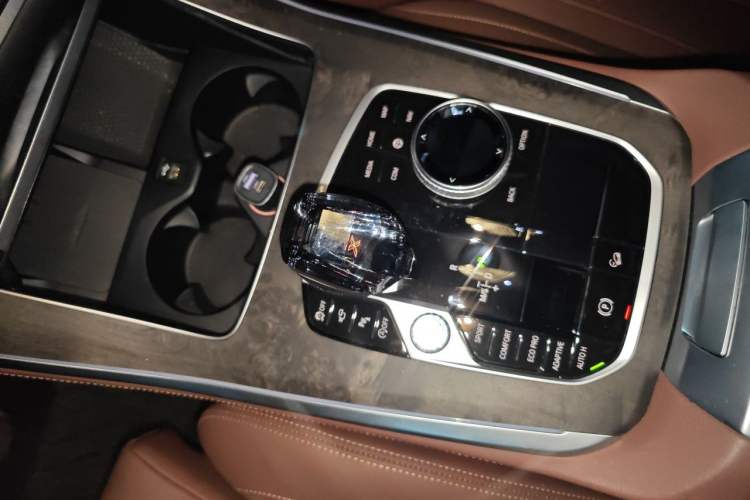 Used BMW X5 2021 Restyled xDrive40i Luxury Version M Sport Package Gear Lever