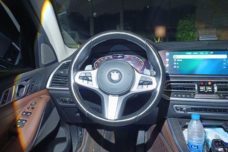 Used BMW X5 2021 xDrive40i Luxury Model with M Sport Package Steering Wheel
