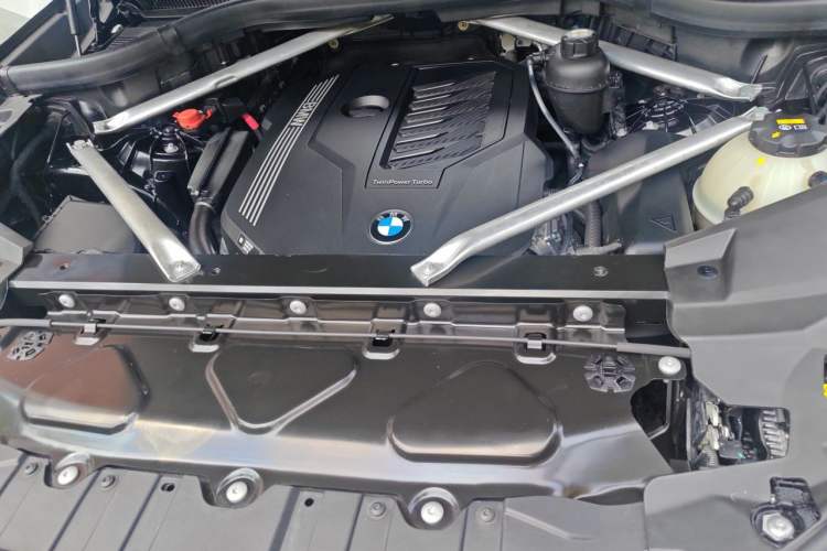 Used BMW X5 2021 Restyled xDrive40i M Sport Package Engine Bay