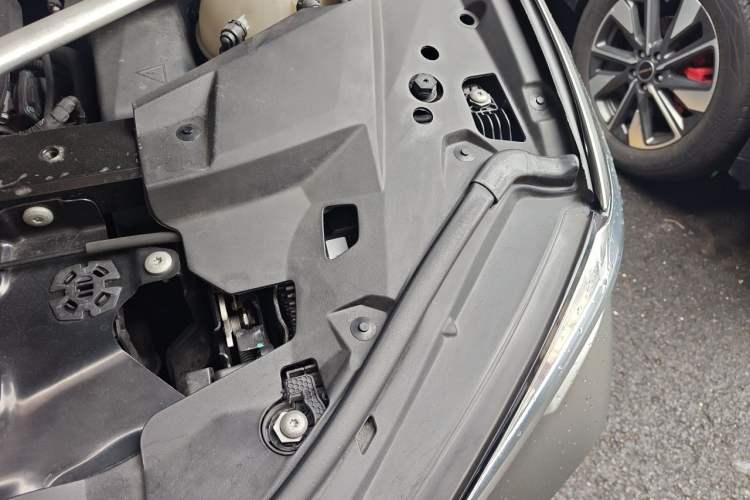 Used BMW X5 2021 xDrive40i M Sport Package Engine Bay Left