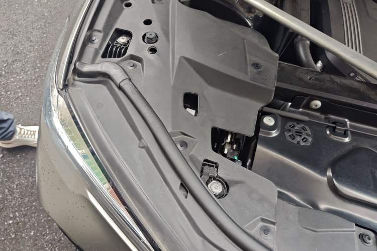 Used BMW X5 2021 xDrive40i M Sport Package Engine Bay Right