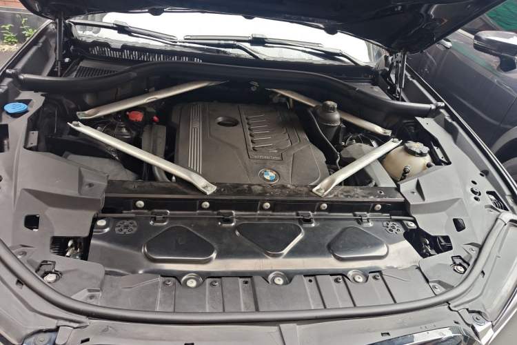 Used BMW X5 2021 xDrive40i M Sport Package Engine Bay