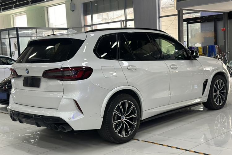 Used BMW X5 2021 xDrive30i M Sport Package Exterior 2