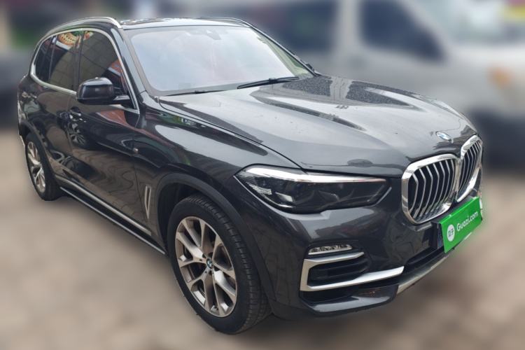 Used BMW X5 2021 xDrive30i X Design Package Front Right 45 Deg
