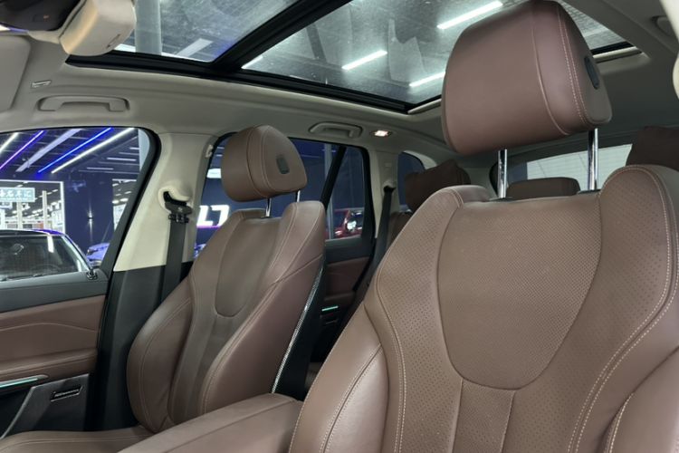 Used BMW X5 2021 xDrive30i M Sport Package Interior 8