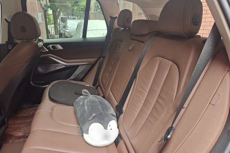 Used BMW X5 2021 xDrive40i M Sport Package Left Rear Seat