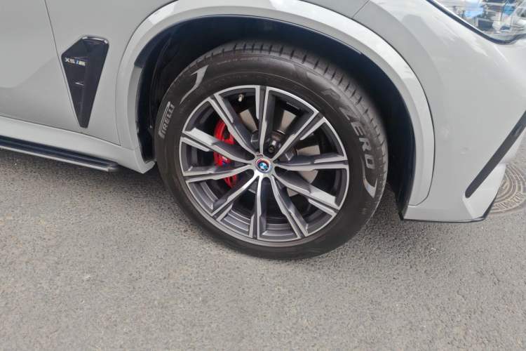 Used BMW X5 2021 Restyled xDrive40i M Sport Package Right Front Wheel Hub