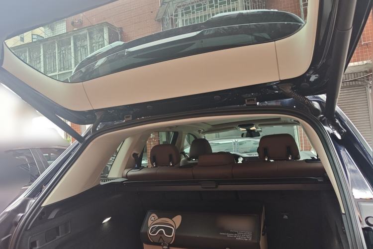 Used BMW X5 2021 xDrive40i M Sport Package Trunk