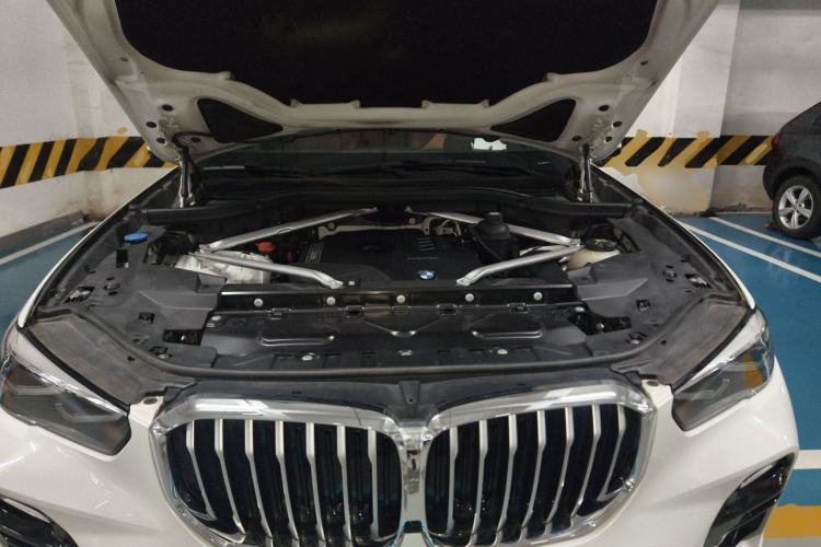 Used BMW X5 2021 xDrive30i M Sport Package Engine Bay