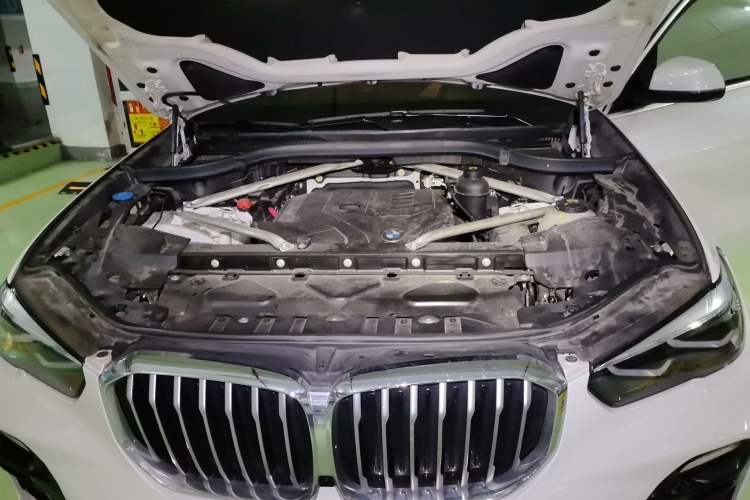 Used BMW X5 2021 xDrive30i M Sport Package Engine Bay
