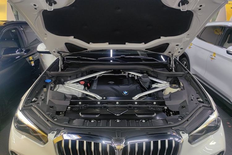 Used BMW X5 2021 xDrive30i M Sport Package Engine Bay