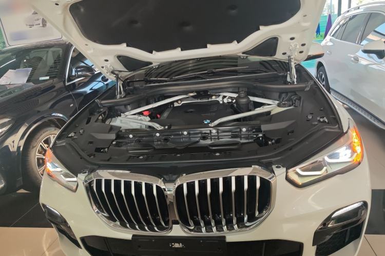 Used BMW X5 2021 xDrive30i M Sport Package Engine Bay