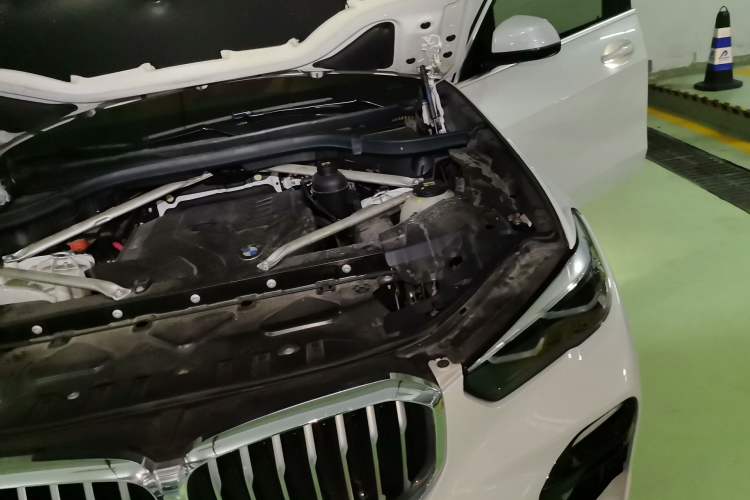 Used BMW X5 2021 xDrive30i M Sport Package Engine Bay Left