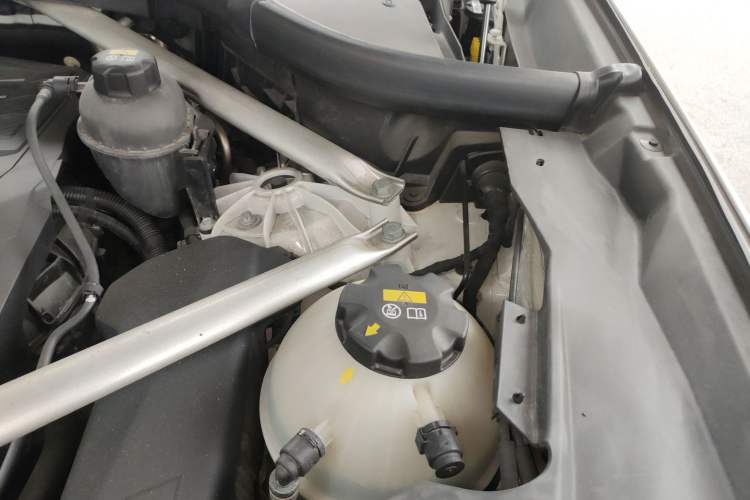 Used BMW X5 2021 xDrive30i M Sport Package Engine Bay Left