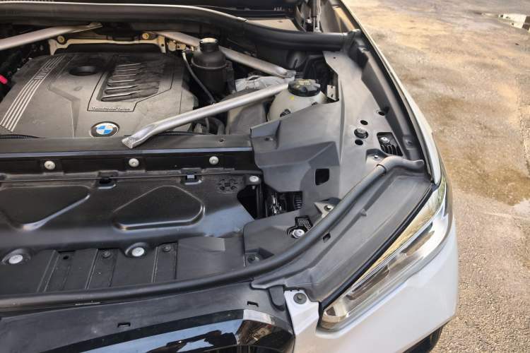Used BMW X5 2021 Restyled xDrive40i Luxury Version M Sport Package Engine Bay Left