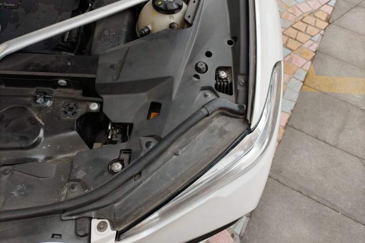 Used BMW X5 2021 Restyled xDrive40i Luxury Version M Sport Package Engine Bay Left