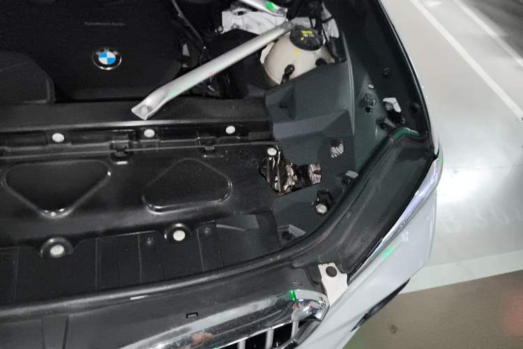 Used BMW X5 2021 xDrive30i M Sport Package Engine Bay Left