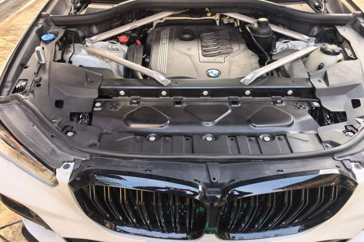 Used BMW X5 2021 Restyled xDrive40i Luxury Version M Sport Package Engine Bay