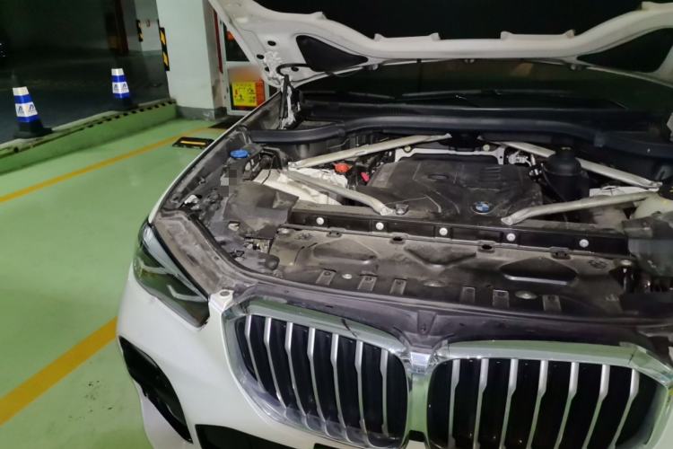 Used BMW X5 2021 xDrive30i M Sport Package Engine Bay Right