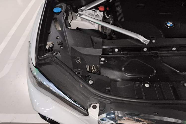 Used BMW X5 2021 xDrive30i M Sport Package Engine Bay Right